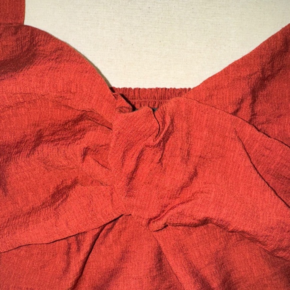 Twist-Front Tank - Picture 5 of 8